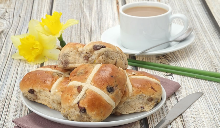 easter hot cross buns and coffee