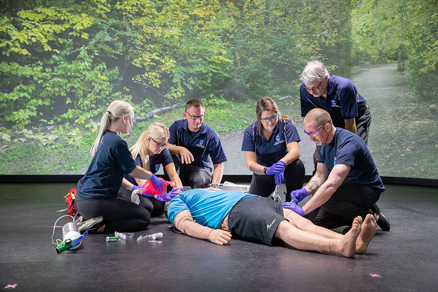 paramedic students in NAIT simulation theatre