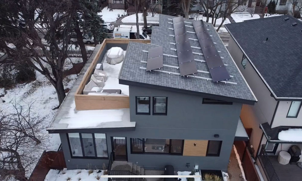 solar array on roof of home of nait grad Les Wold
